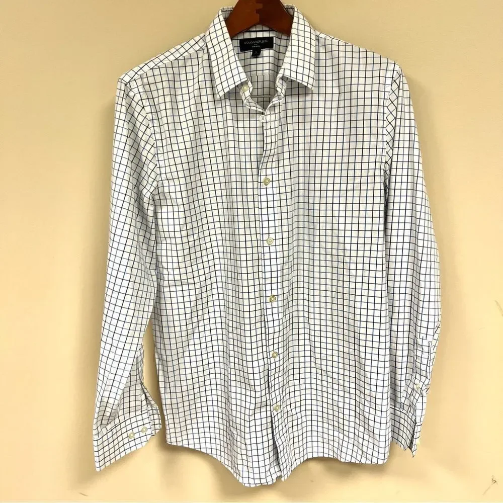 Banana Republic blue and navy windowpane button down L